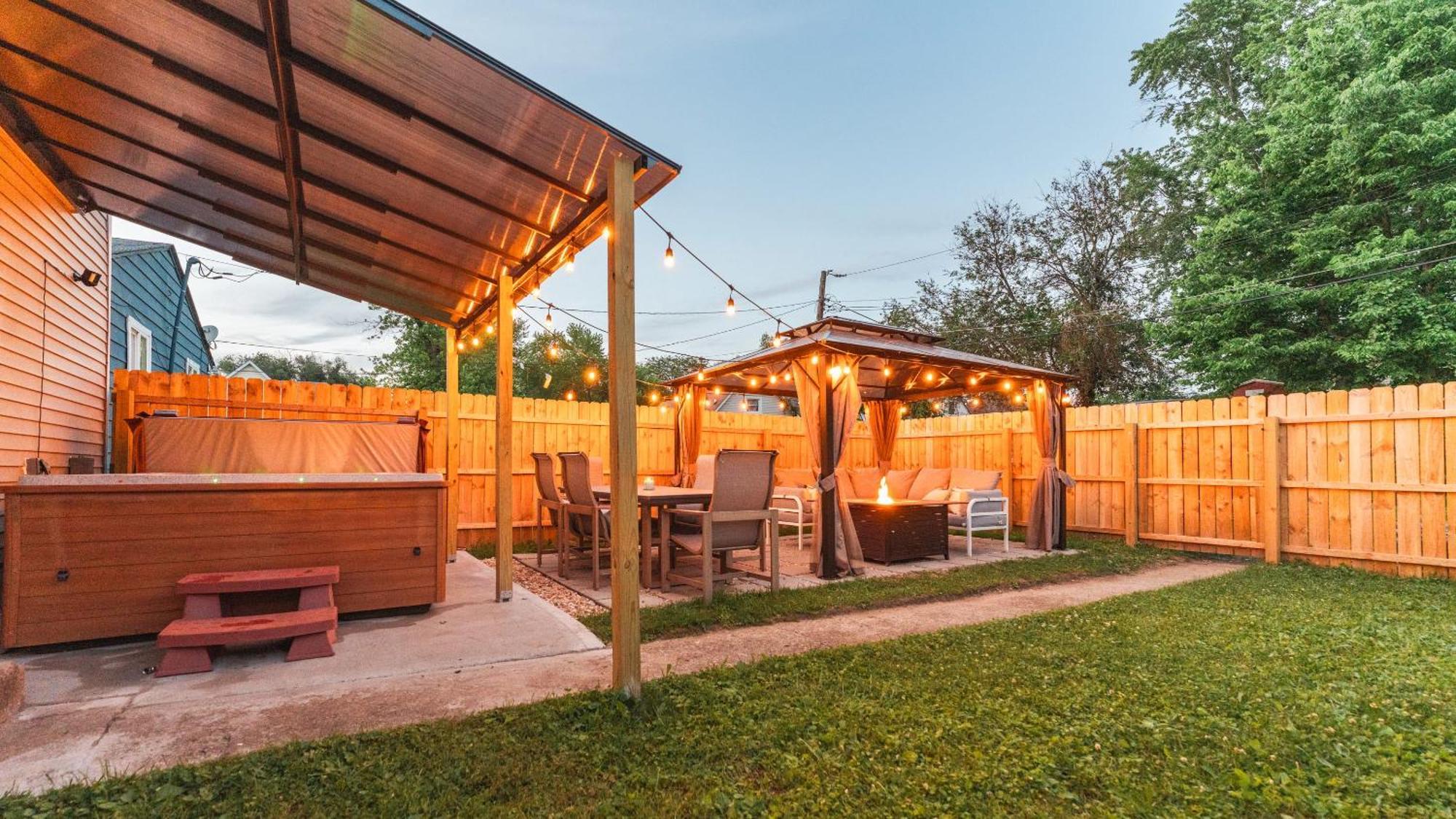 Villa 5 Mins To Speedway! Walk To Zoo, Wr Park, Iupui! Indianápolis Exterior foto