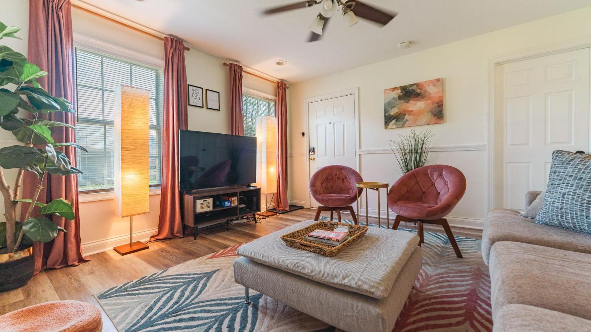 Villa 5 Mins To Speedway! Walk To Zoo, Wr Park, Iupui! Indianápolis Exterior foto